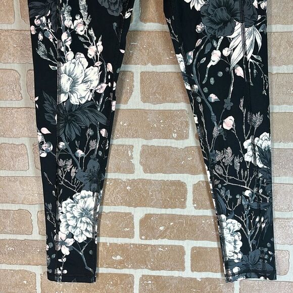 Victoria’s Secret Floral VS Leggings NWOT - Picture 3 of 10